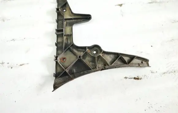 Front bumper mounting bracket