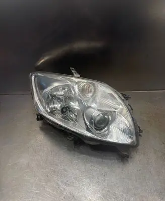 Toyota Auris 150 Headlight/headlamp 8111002470 89901357