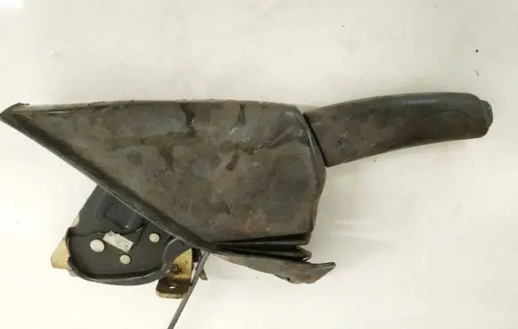 Handbrake/parking brake lever assembly