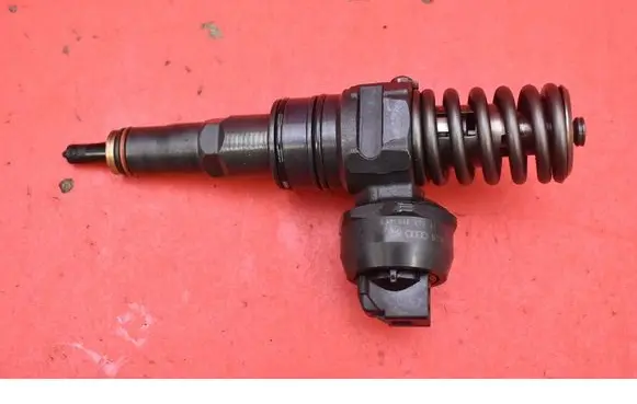Volkswagen Polo Fuel injector 038130073AL
