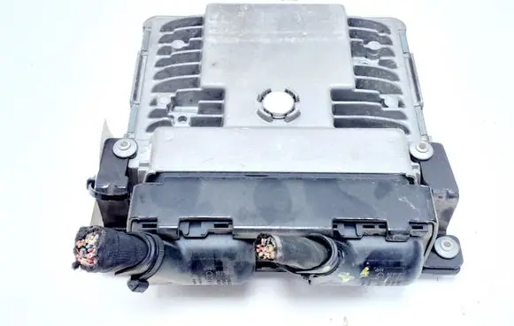 Skoda Fabia Mk2 (5J) Engine control unit/module 03F906070HL 03F907309AK