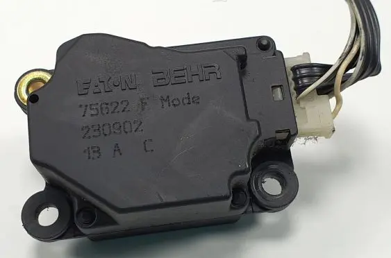 Volvo XC90 A/C air flow flap actuator/motor 75622G