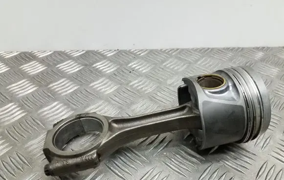 Audi A3 S3 A3 Sportback 8P Piston with connecting rod 038J V400 V200