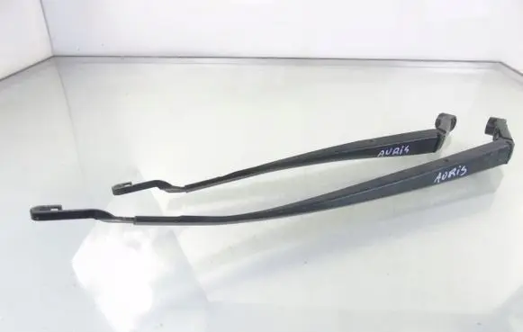 Toyota Auris 150 Front wiper blade arm