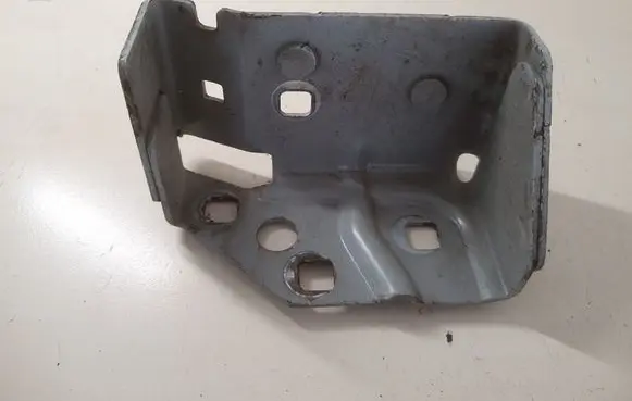 Opel Vivaro Fender mounting bracket 93451643