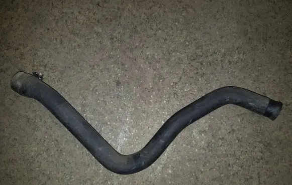 BMW 5 E39 Engine coolant pipe/hose 64218367929