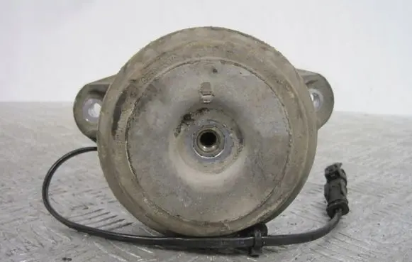 BMW 2 Active Tourer U06 Engine mount vacuum valve A2042403717
