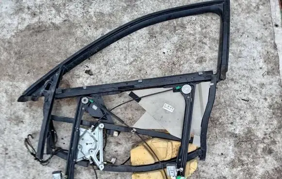 Audi A4 S4 B5 8D Front door window/glass frame 8D0837753C