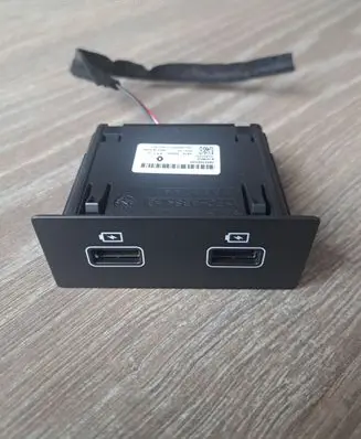 Renault Zoe USB socket connector 280230033R