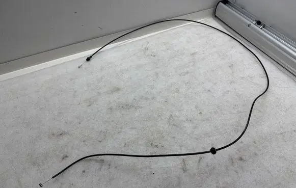 Engine bonnet/hood lock release cable