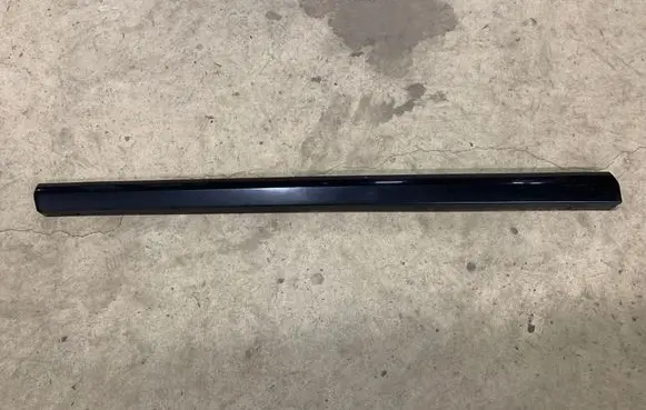 Volvo V70 Front door trim (molding) 39885574LH 5007318 40001424