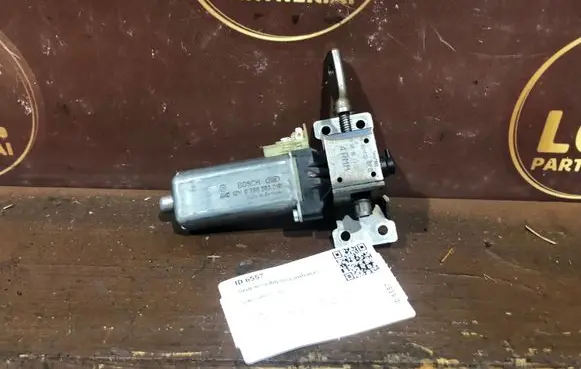 Volvo S80 Seat adjustment motor 0390203219