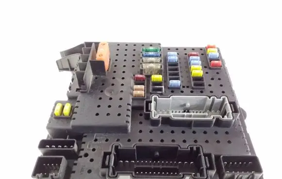 Volvo XC70 Fuse module 8676391