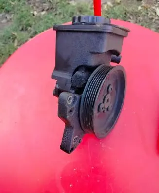 BMW 5 E60 E61 Power steering pump 7693974101 7787106