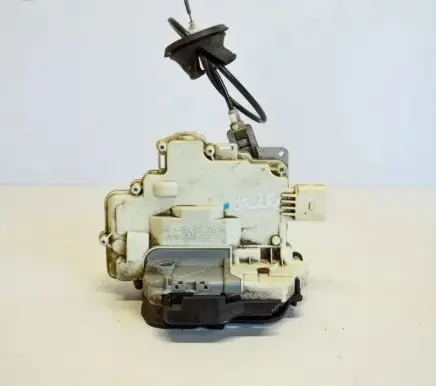 Audi A4 S4 B7 8E 8H Front door lock 8E1837016A