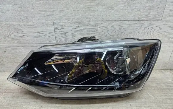 Skoda Fabia Mk3 (NJ) Headlight/headlamp 6V1941015B