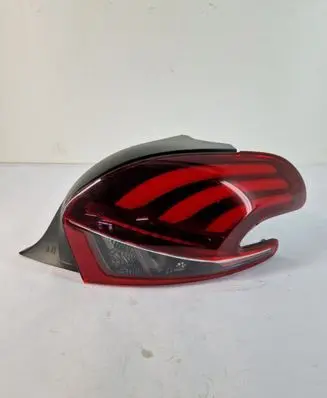 Peugeot 208 Rear/tail lights 98104305800