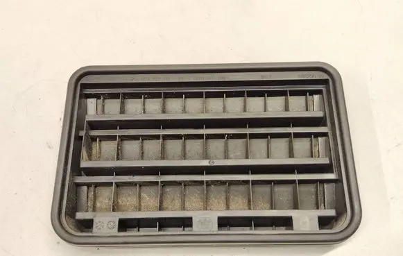 BMW X3 E83 Quarter panel pressure vent 6962293 64226962239