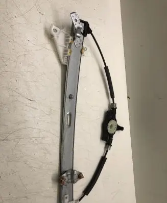 Mazda 3 III Front window lifting mechanism without motor
