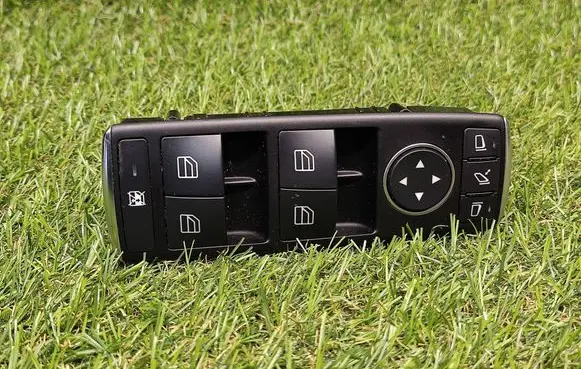 Mercedes-Benz E W212 Electric window control switch A2049055402 10021551 90169130490680