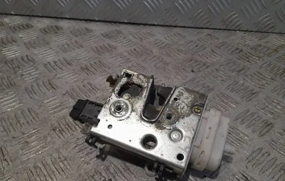 Audi A6 S6 C4 4A Front door lock 4A2837016B