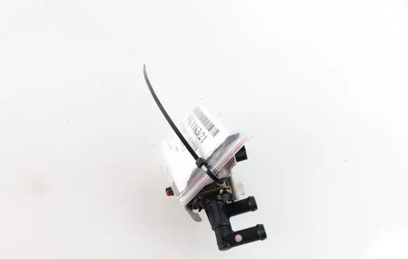 Mitsubishi Carisma Valve vacuum K5T48395