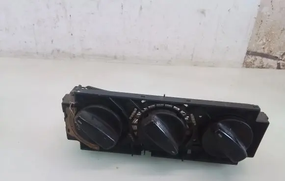 Volkswagen PASSAT B5 Climate control unit