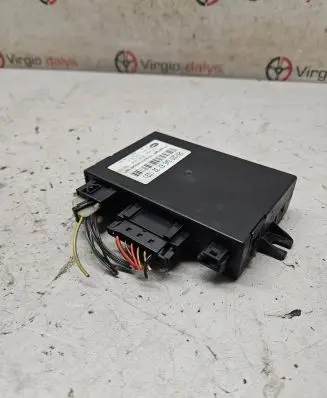Mercedes-Benz C W203 Tow bar relay 0295456732 5DS00810200