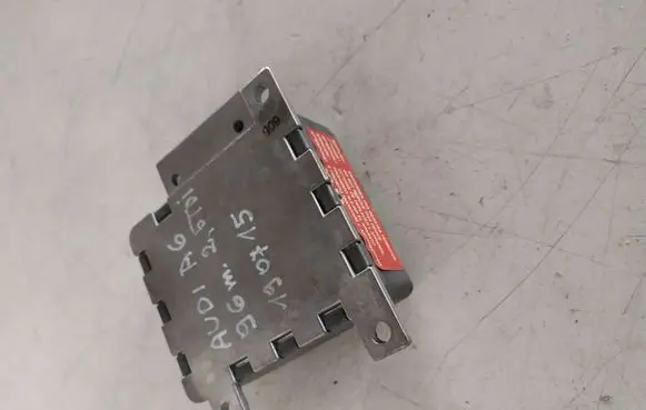 Audi A6 S6 C4 4A Airbag control unit/module 0385001037 8A0959655B 0285001037