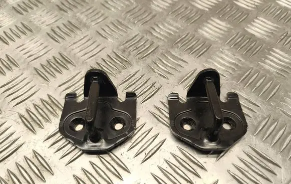 Ford Mondeo MK IV Front door lock loop/hook striker 