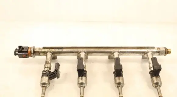 Skoda Fabia Mk2 (5J) Fuel main line pipe 03F133320C