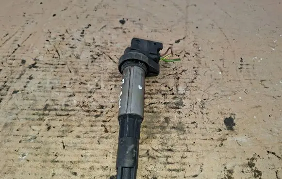 BMW 1 E81 E87 High voltage ignition coil 0221504100