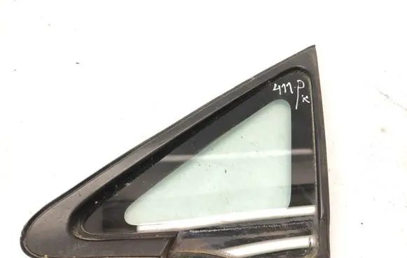 Suzuki Liana Front triangle window/glass 43R00122