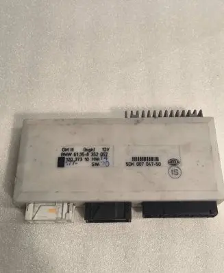 BMW 7 E38 Comfort/convenience module 61358352057 8352057 5DK00704750