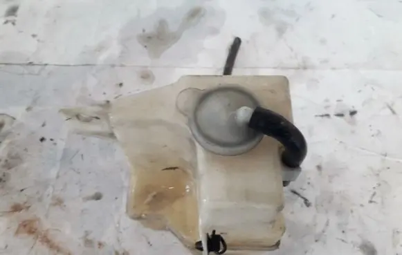 Mazda 323 Coolant expansion tank/reservoir 823021096 823021-096