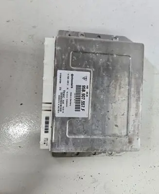 Porsche Macan (95B) Air suspension control unit module (rear) 95B907557F