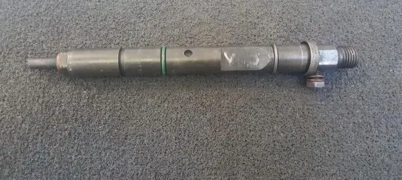 Audi A6 S6 C5 4B Fuel injector 059130201E 9652FH