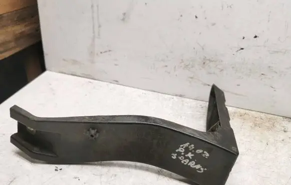 Audi A4 S4 B6 8E 8H Front bumper mounting bracket 8E0821137