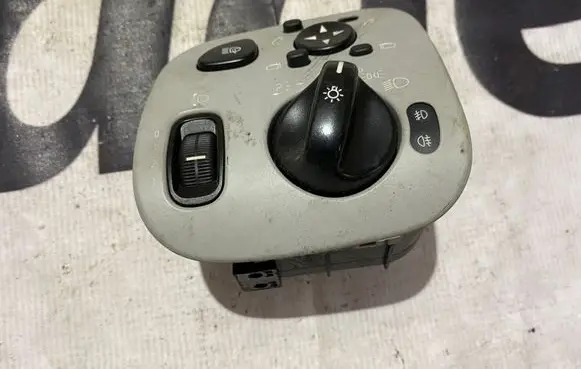 Mercedes-Benz C W203 Light switch A2035451104 2035451104