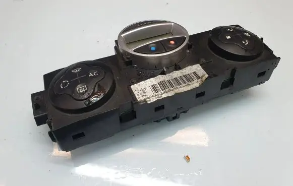 Renault Scenic II - Grand scenic II Climate control unit 4E3PBR 4E3PBRH01 N101820W