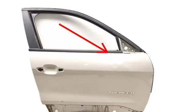 Jeep Avenger Front door