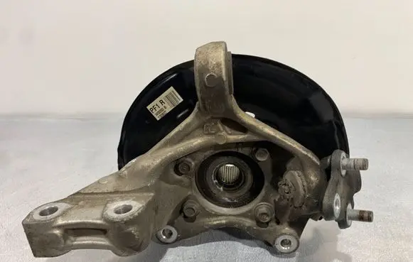 Toyota Prius (XW30) Front wheel hub W0050B130807