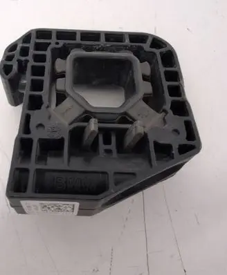 BMW X3 G01 Radiator mount bracket 8642754
