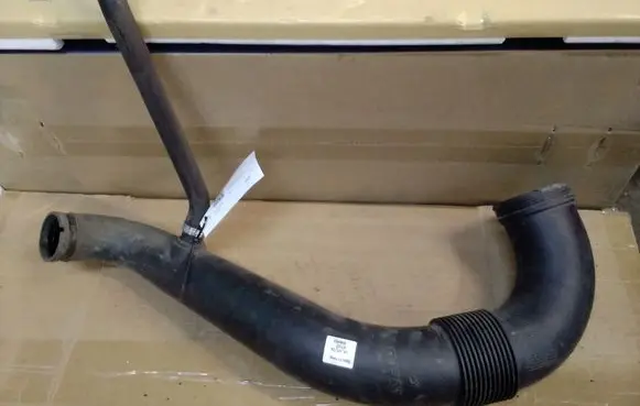 Iveco Daily 6th gen Intercooler hose/pipe 5801317098