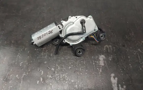 Audi A4 S4 B5 8D Rear window wiper motor 8L0955711