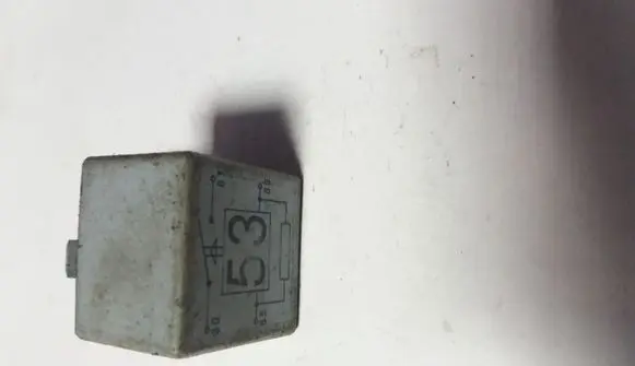 Volkswagen PASSAT B5 Other relay 141951253B