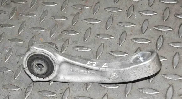 Front anti-roll bar/stabilizer link