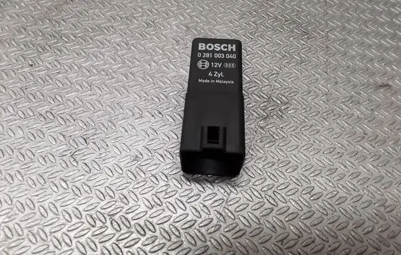 Glow plug pre-heat relay