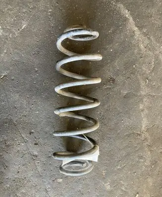 Volkswagen Golf VI Rear coil spring