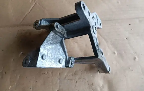 Subaru Outback (BS) Generator/alternator bracket 